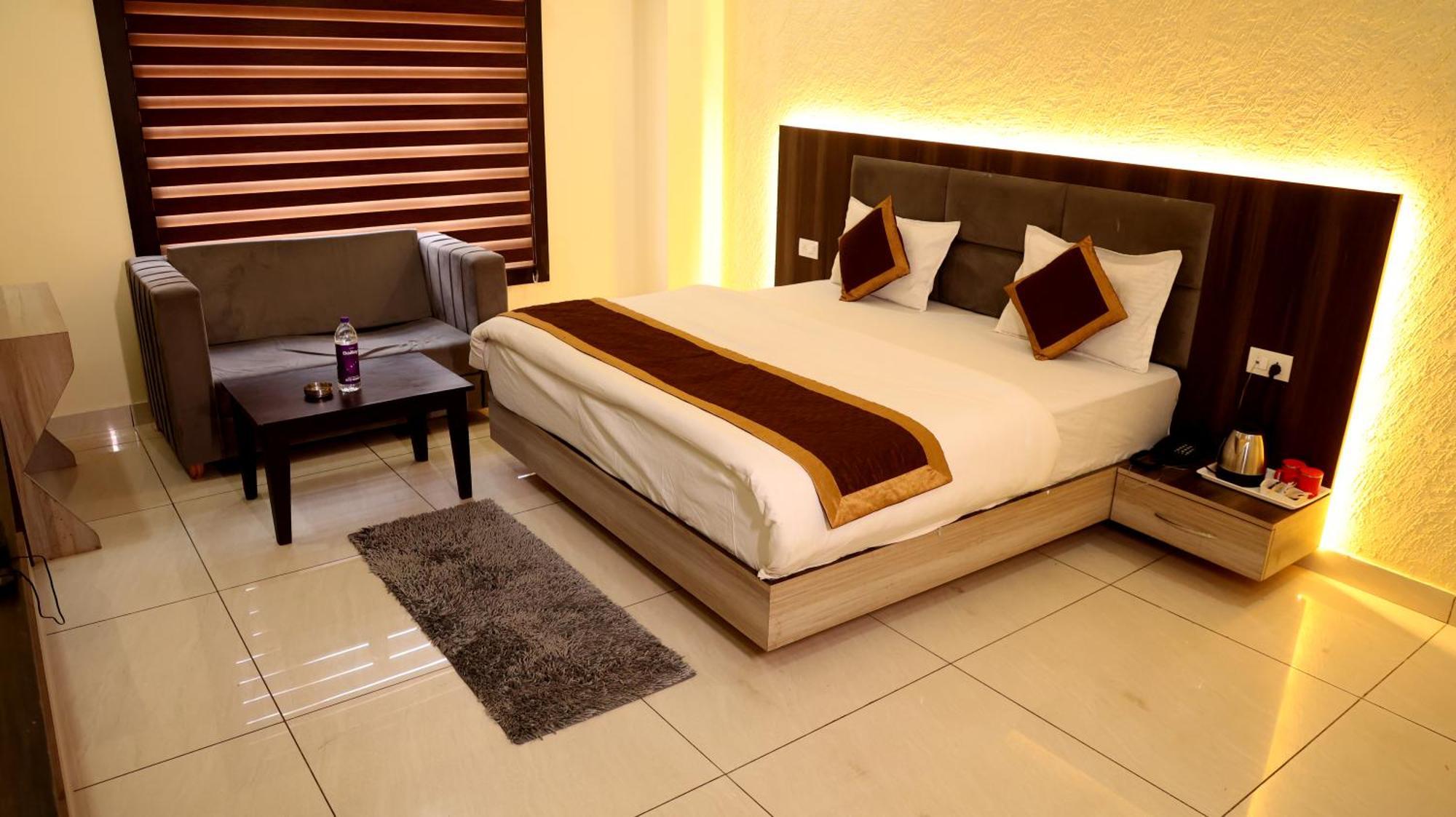 Hotel Blue Pine Haridwār Zewnętrze zdjęcie