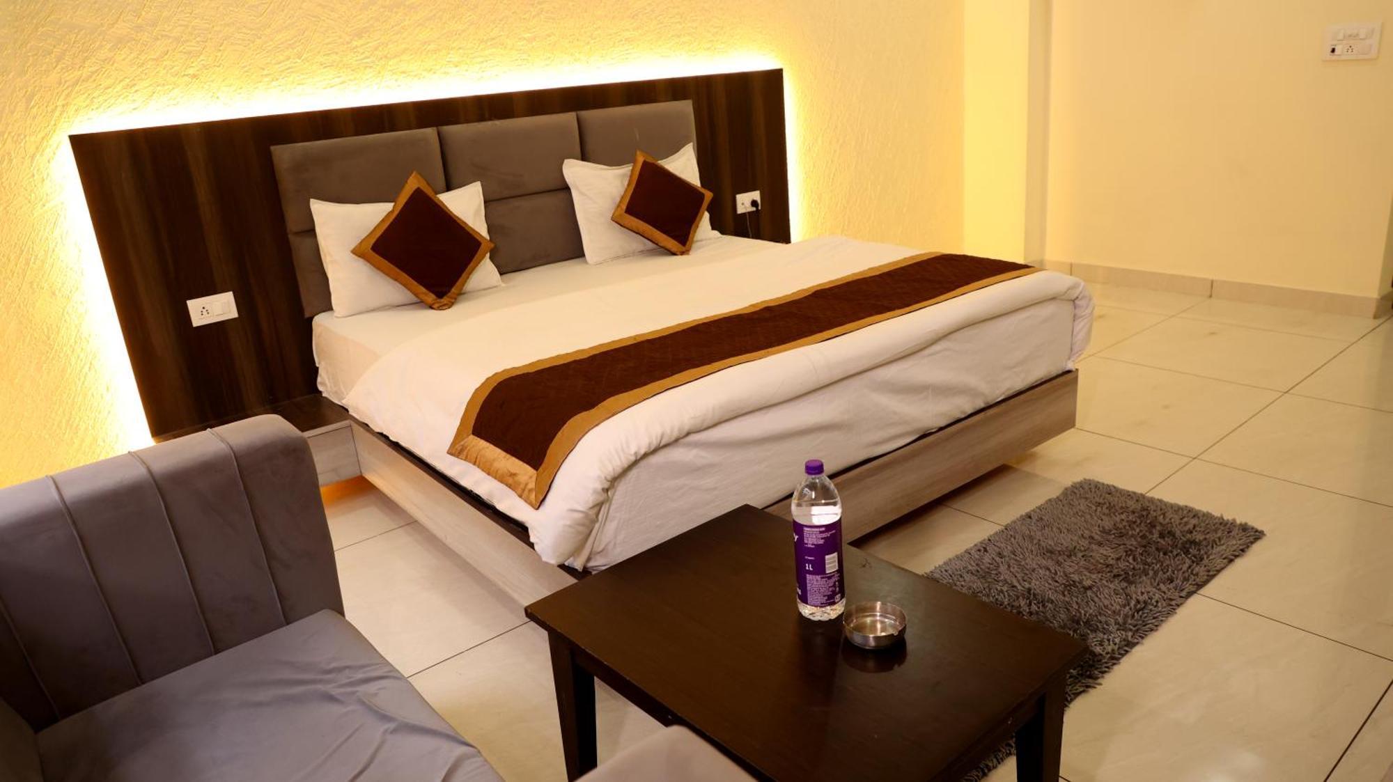 Hotel Blue Pine Haridwār Zewnętrze zdjęcie