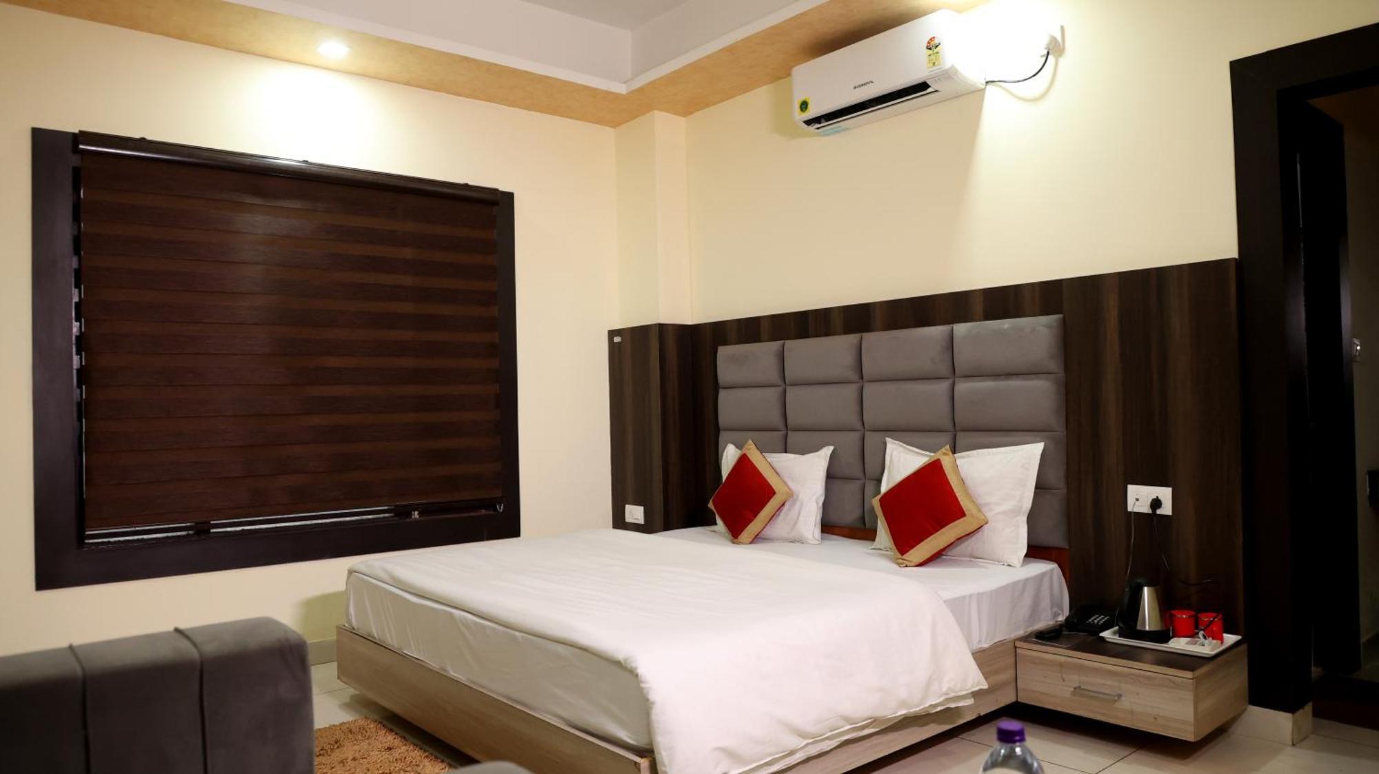 Hotel Blue Pine Haridwār Zewnętrze zdjęcie