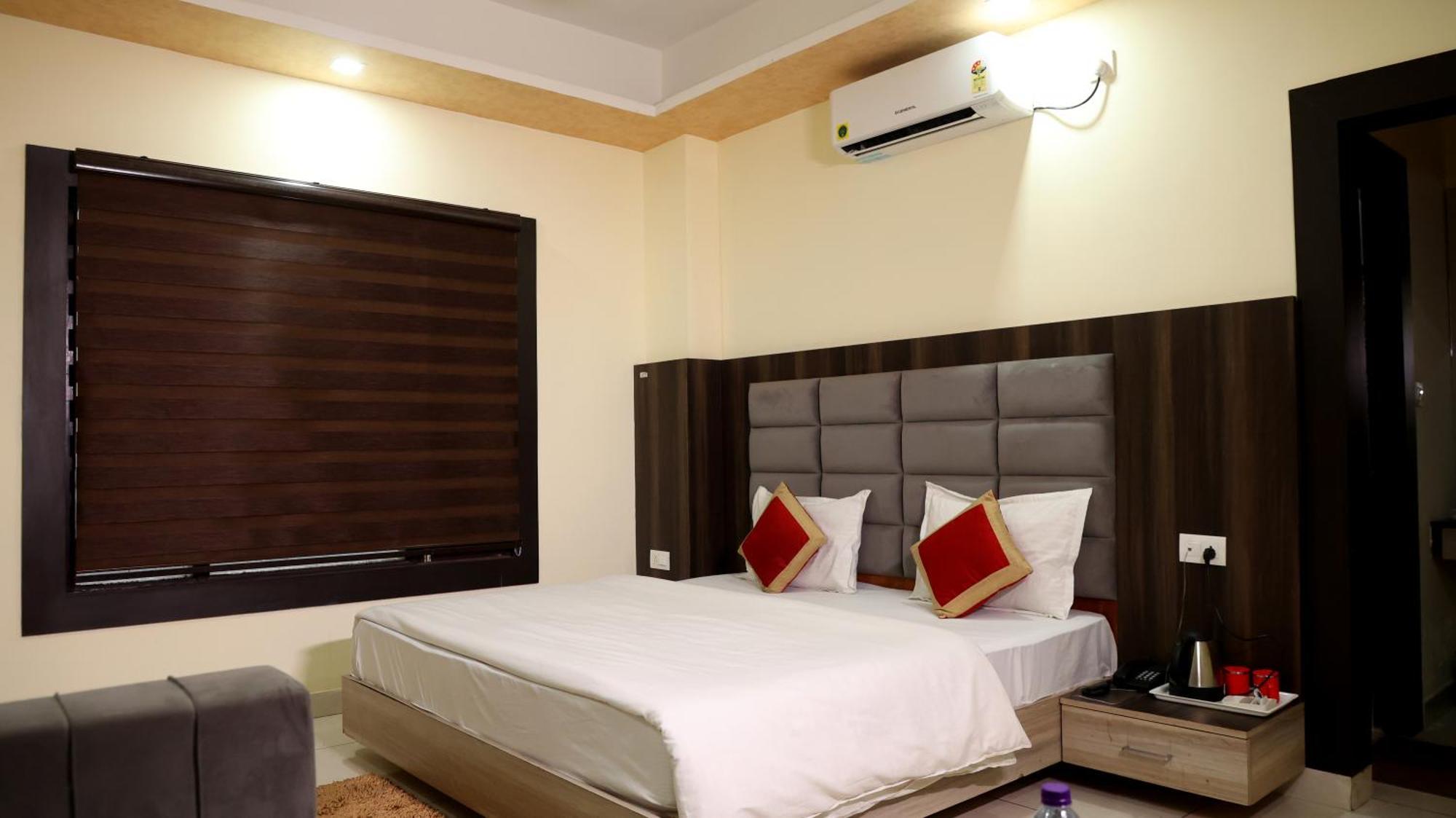 Hotel Blue Pine Haridwār Zewnętrze zdjęcie