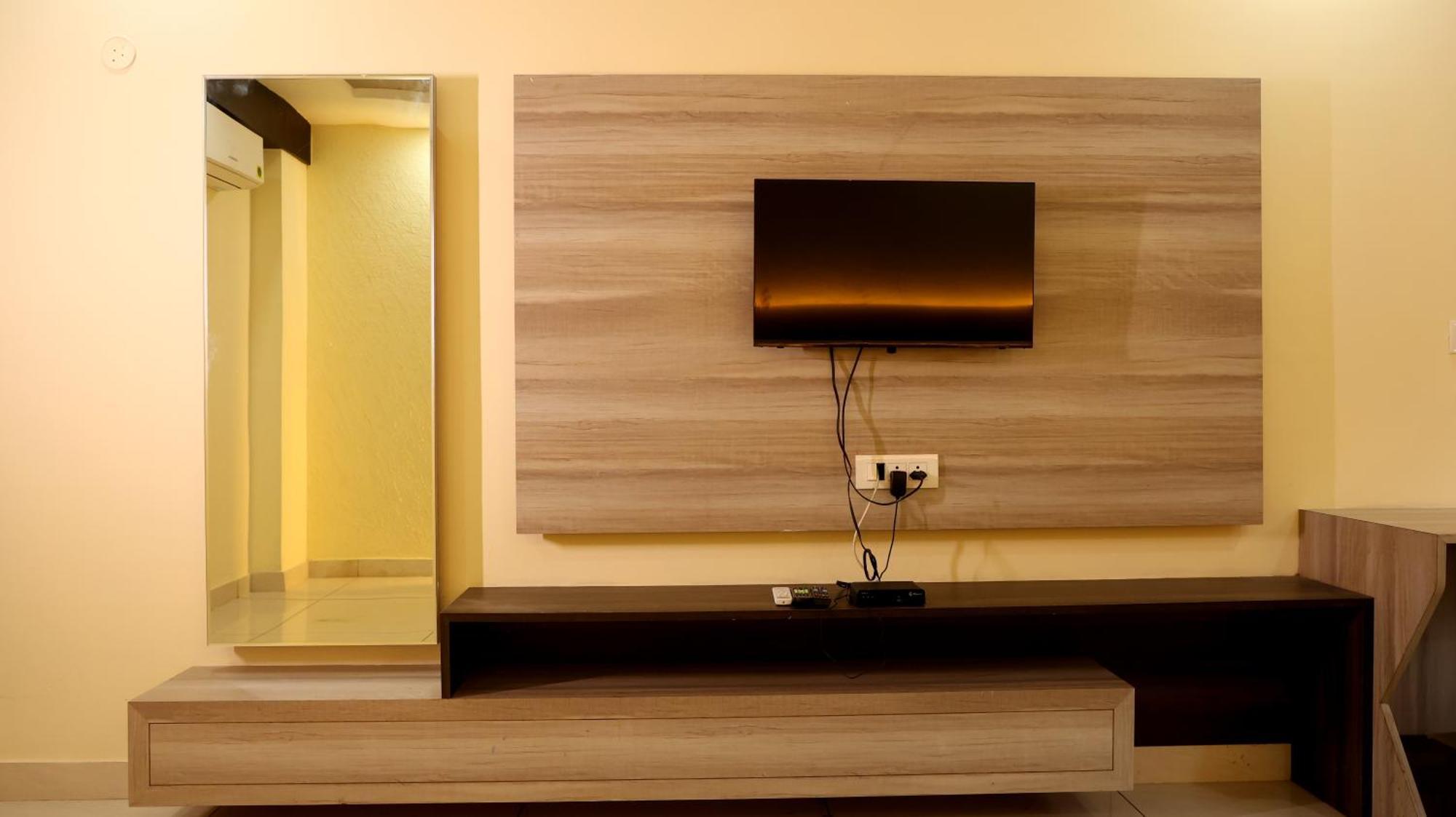 Hotel Blue Pine Haridwār Zewnętrze zdjęcie
